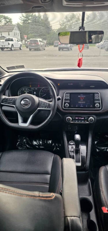 2019 Nissan Kicks SR