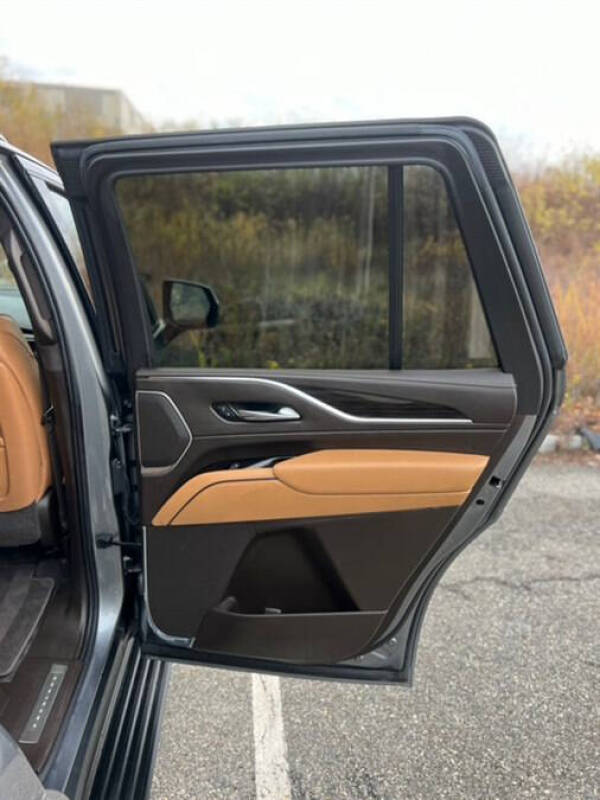 2021 Cadillac Escalade Sport