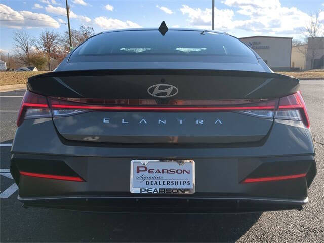 2026 Hyundai Elantra SEL Sport Premium