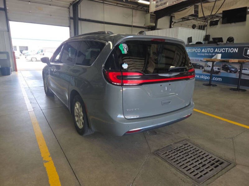 2021 Chrysler Pacifica Touring L
