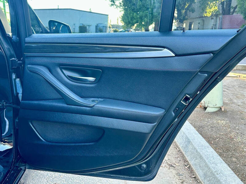 2012 BMW 5 Series 528i