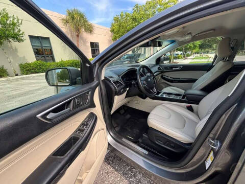 2022 Ford Edge Titanium