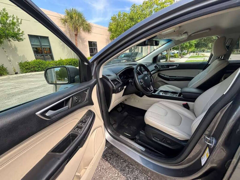 2022 Ford Edge Titanium