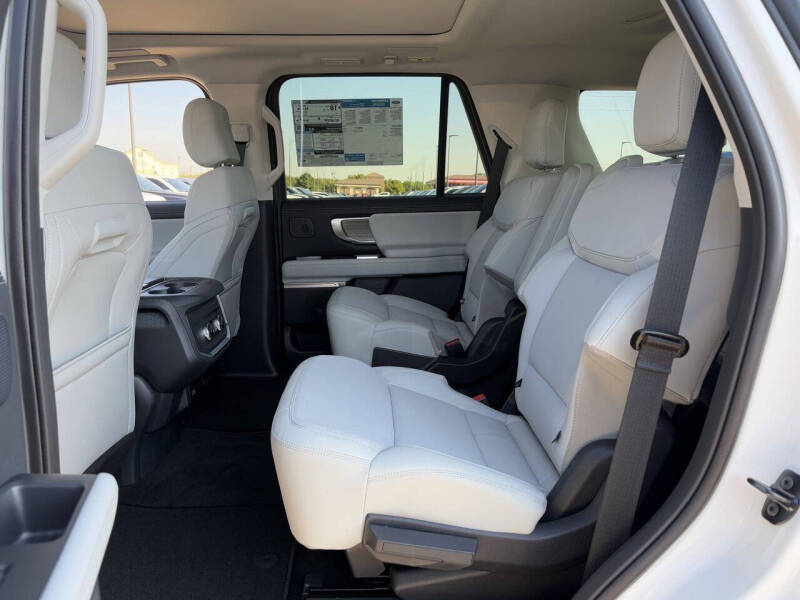 2025 Ford Expedition Platinum