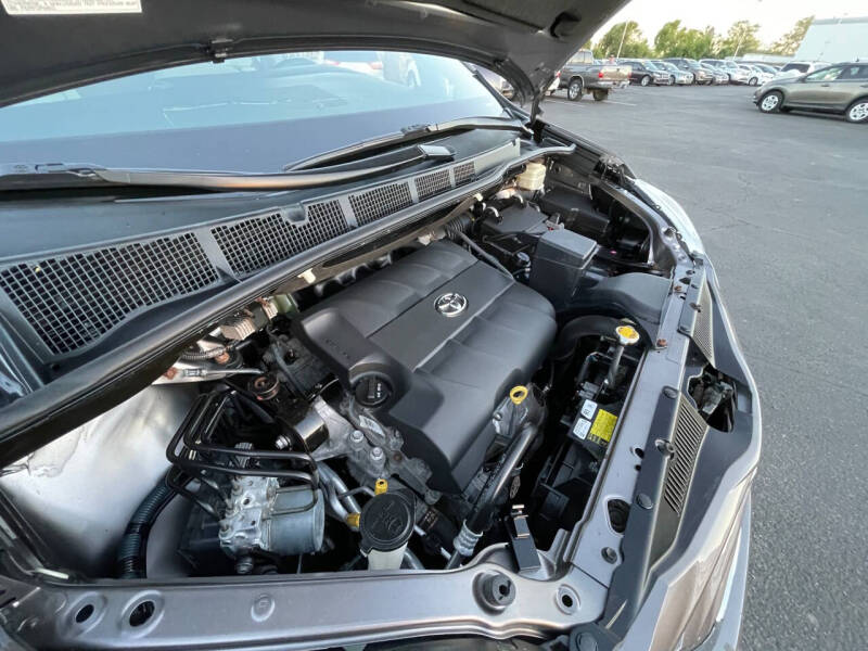 2015 Toyota Sienna LE 7-Passenger