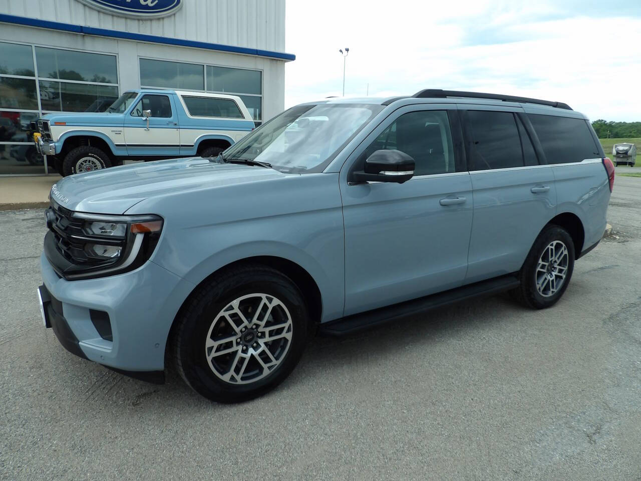 2025 Ford Expedition Active 4x4 Active 4dr SUV 2