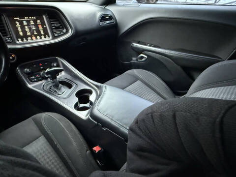 2016 Dodge Challenger SXT