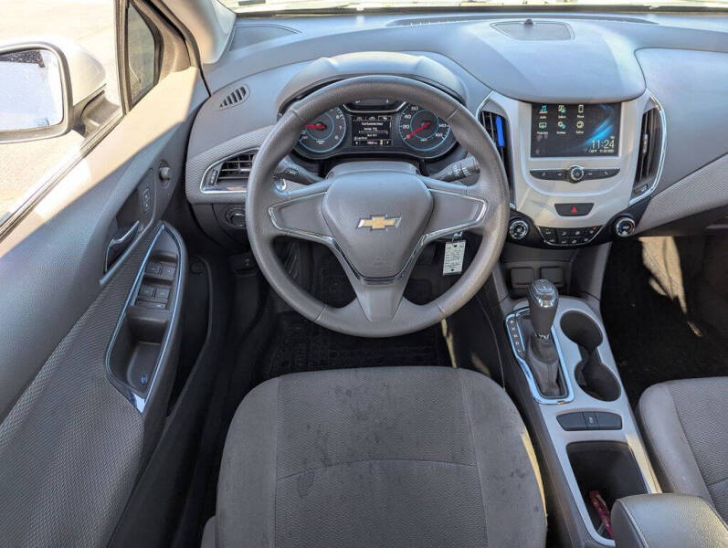 2018 Chevrolet Cruze LS Auto