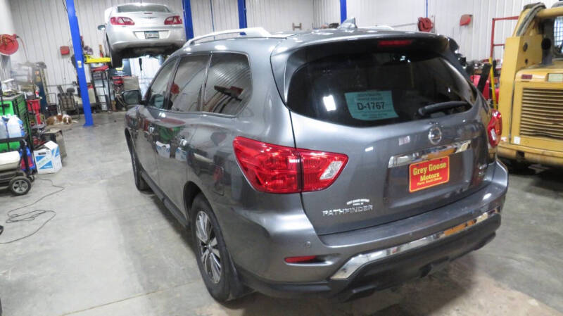 2019 Nissan Pathfinder SL