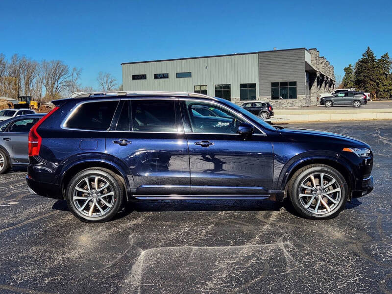 2017 Volvo XC90 T6 Momentum