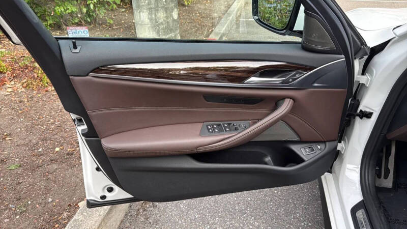 2022 BMW 5 Series 530e xDrive