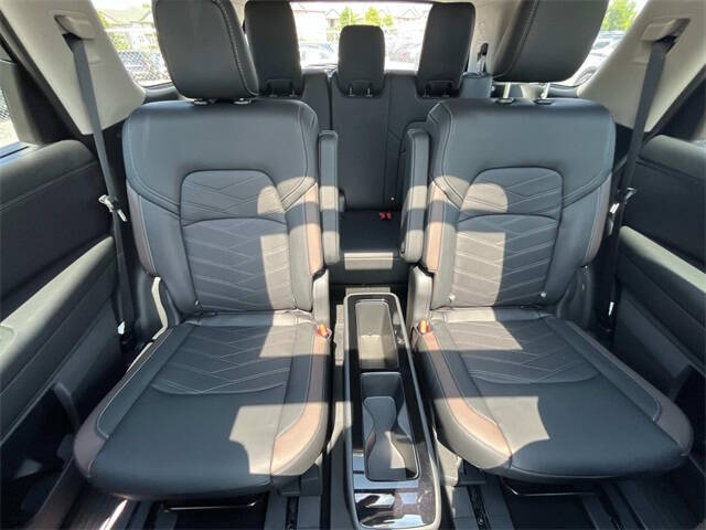 2025 Nissan Pathfinder Platinum