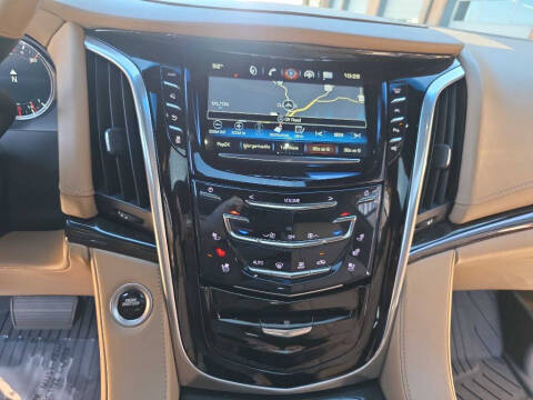 2019 Cadillac Escalade ESV Platinum