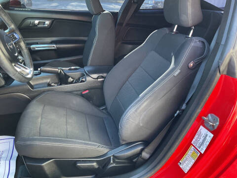 2017 Ford Mustang V6