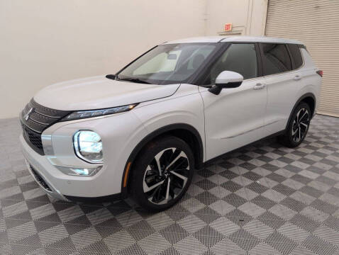 2022 Mitsubishi Outlander SE