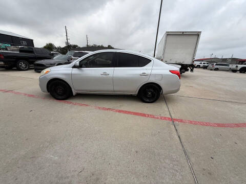 2014 Nissan Versa 1.6 S