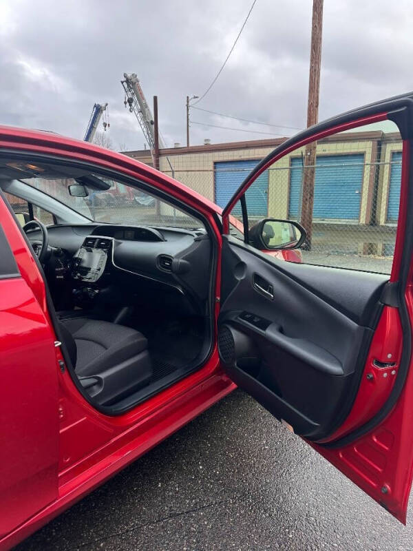 2022 Toyota Prius LE AWD-e