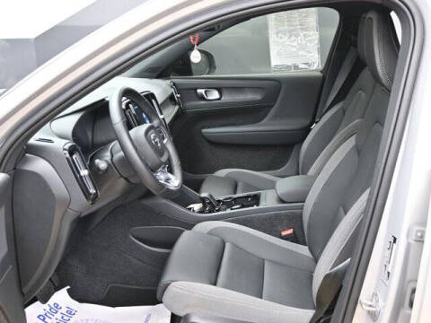 2025 Volvo EX40 Twin Core