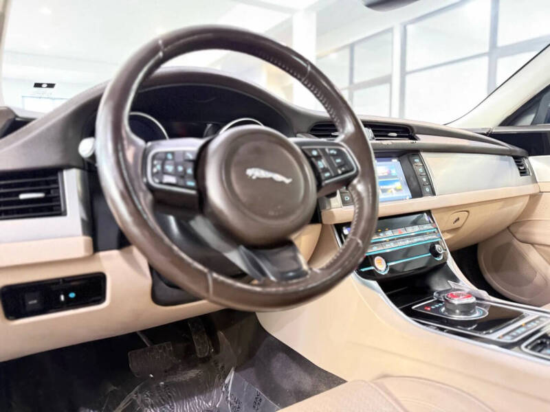 2017 Jaguar XF 35t Prestige