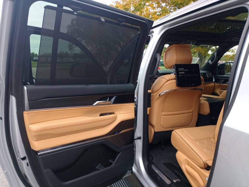 2023 Jeep Grand Wagoneer L Series III