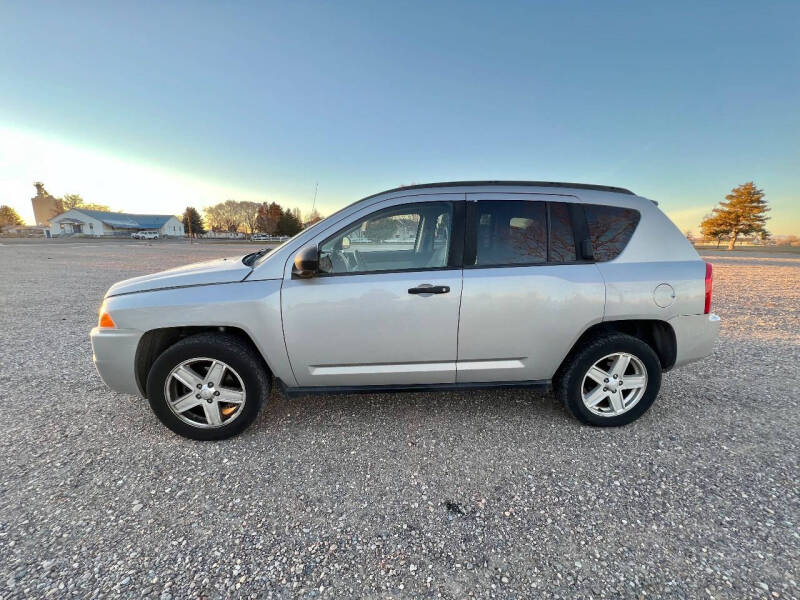 2007 Jeep Compass Sport photo 2