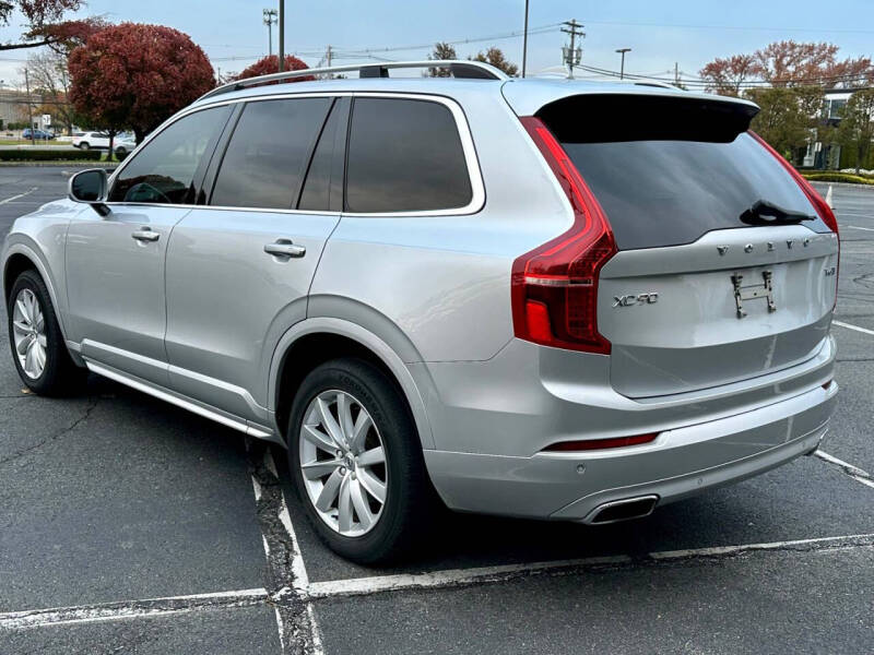 2016 Volvo XC90 T6 Momentum