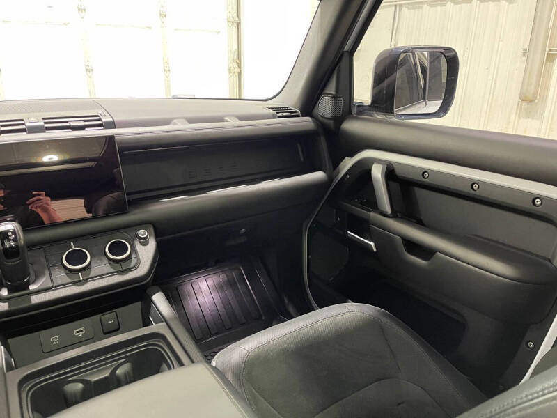 2022 Land Rover Defender 110 V8