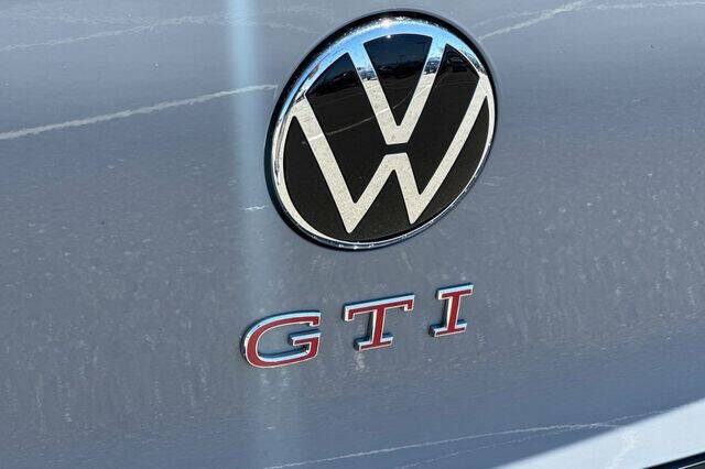 2025 Volkswagen Golf GTI SE
