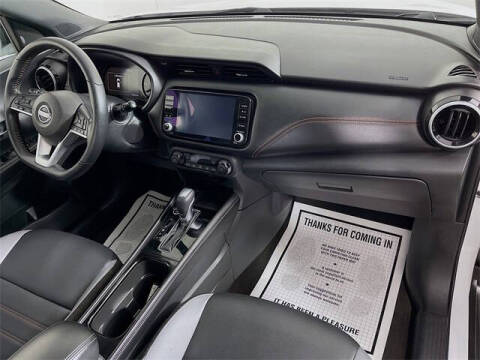 2022 Nissan Kicks SR