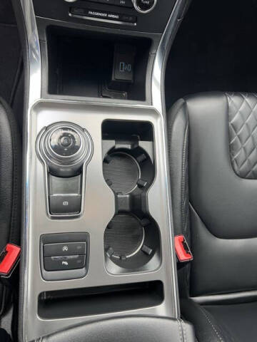 2024 Ford Edge Titanium