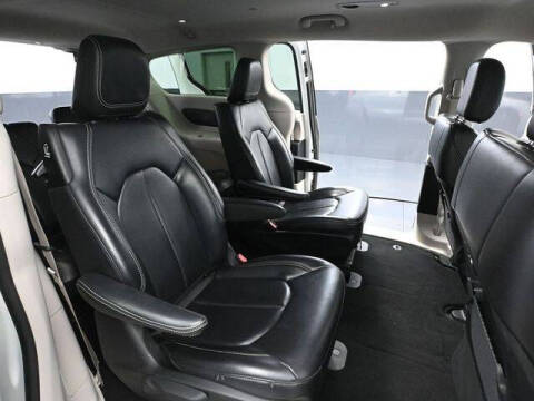 2023 Chrysler Pacifica Plug-In Hybrid Touring L