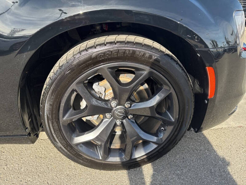 2022 Chrysler 300 Touring