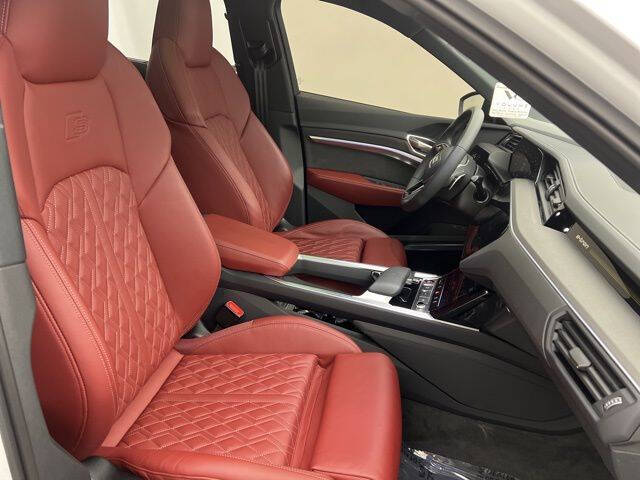 2024 Audi SQ8 e-tron quattro Prestige