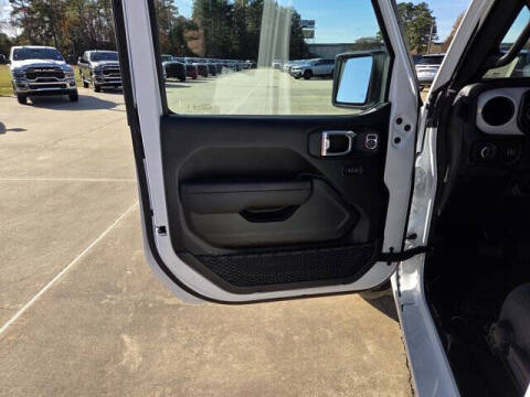 2025 Jeep Gladiator Sport S