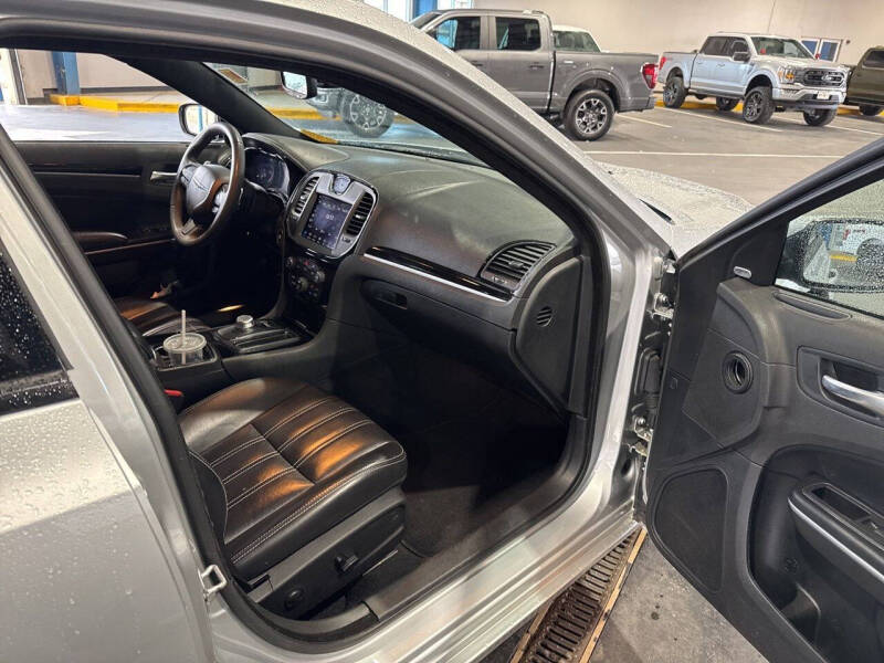 2023 Chrysler 300 S V6