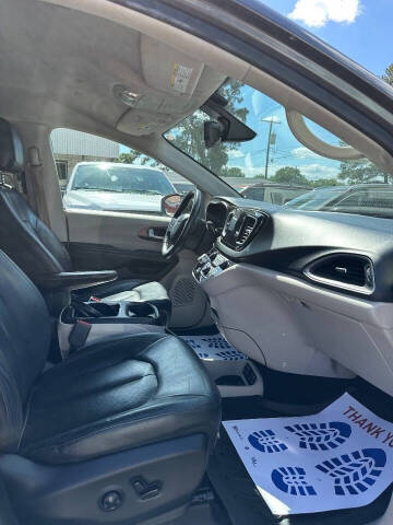 2017 Chrysler Pacifica Touring-L Plus