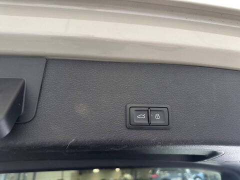 2021 Audi e-tron quattro Premium