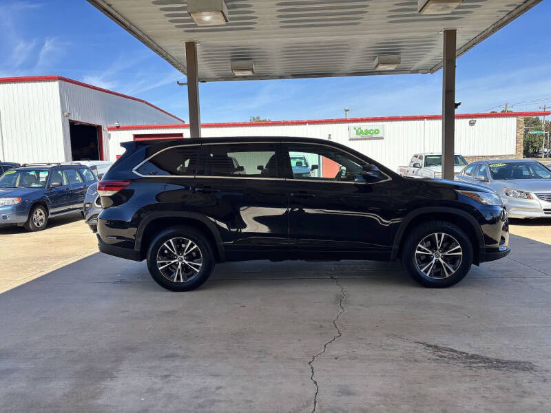 2018 Toyota Highlander LE