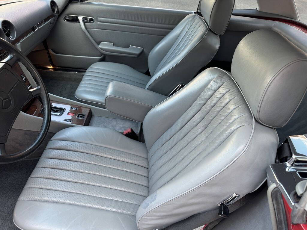 1989 Mercedes-Benz 560-Class 13