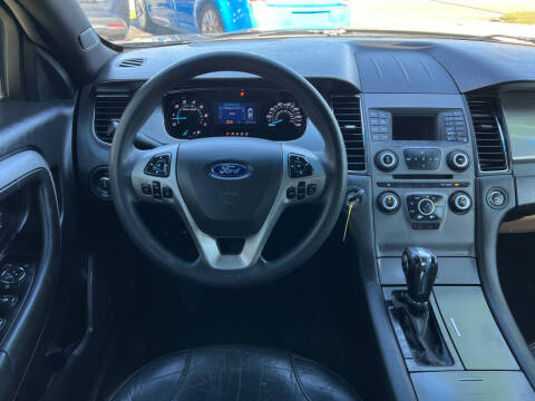 2015 Ford Taurus SEL
