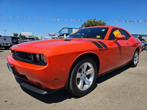 2009 Dodge Challenger for sale at Credit World Auto Sales in Fresno CA