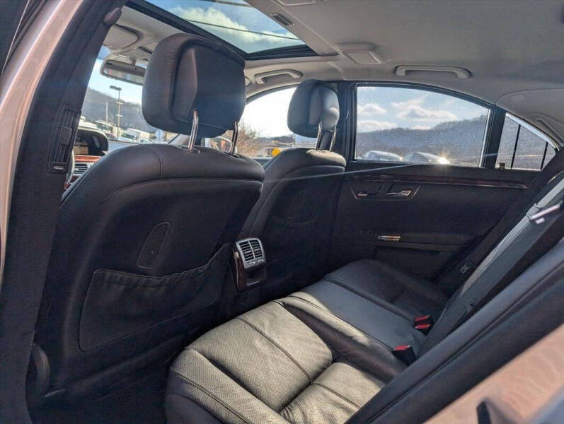 2009 Mercedes-Benz S-Class S 550 4MATIC