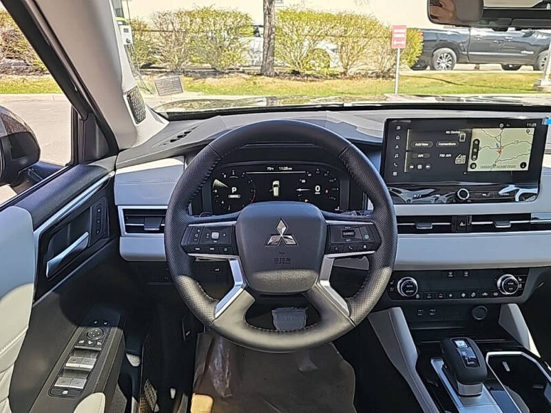 2025 Mitsubishi Outlander SEL Platinum Edition