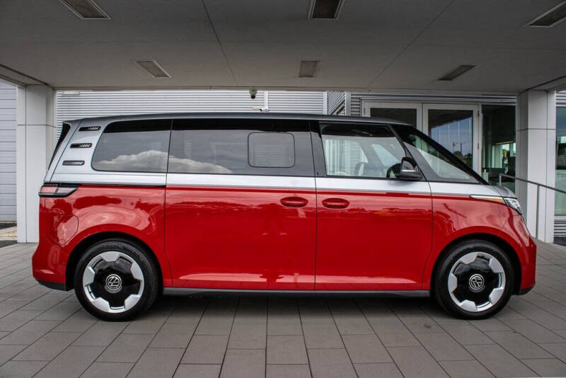 2025 Volkswagen ID. Buzz Pro S Plus