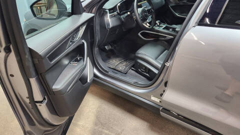 2025 Jaguar F-PACE P400 R-Dynamic S