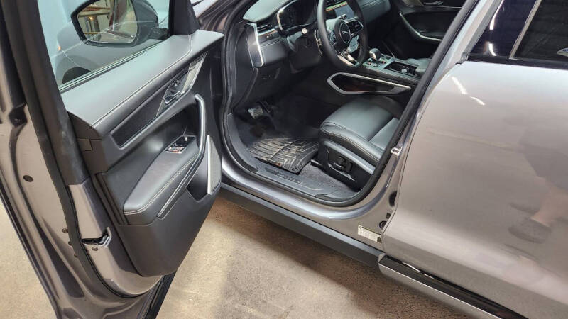 2025 Jaguar F-PACE P400 R-Dynamic S