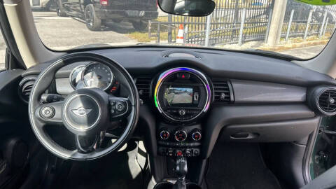 2017 MINI Hardtop 2 Door Cooper