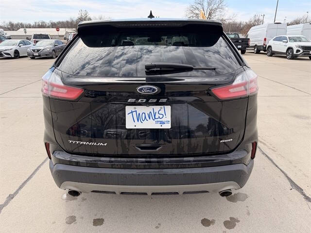 2022 Ford Edge Titanium