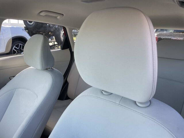 2025 Hyundai Kona SEL