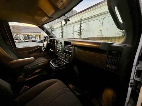 2024 Chevrolet Express 2500